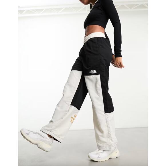 NEW The North Face TNF Nylon straight fit high waist trackies in black and white - Picture 1 of 5